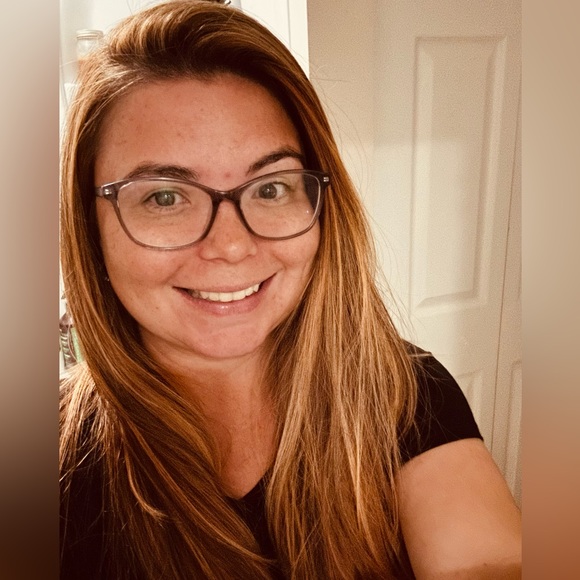 Meet your Posher, Jessica - Picture 2 of 2